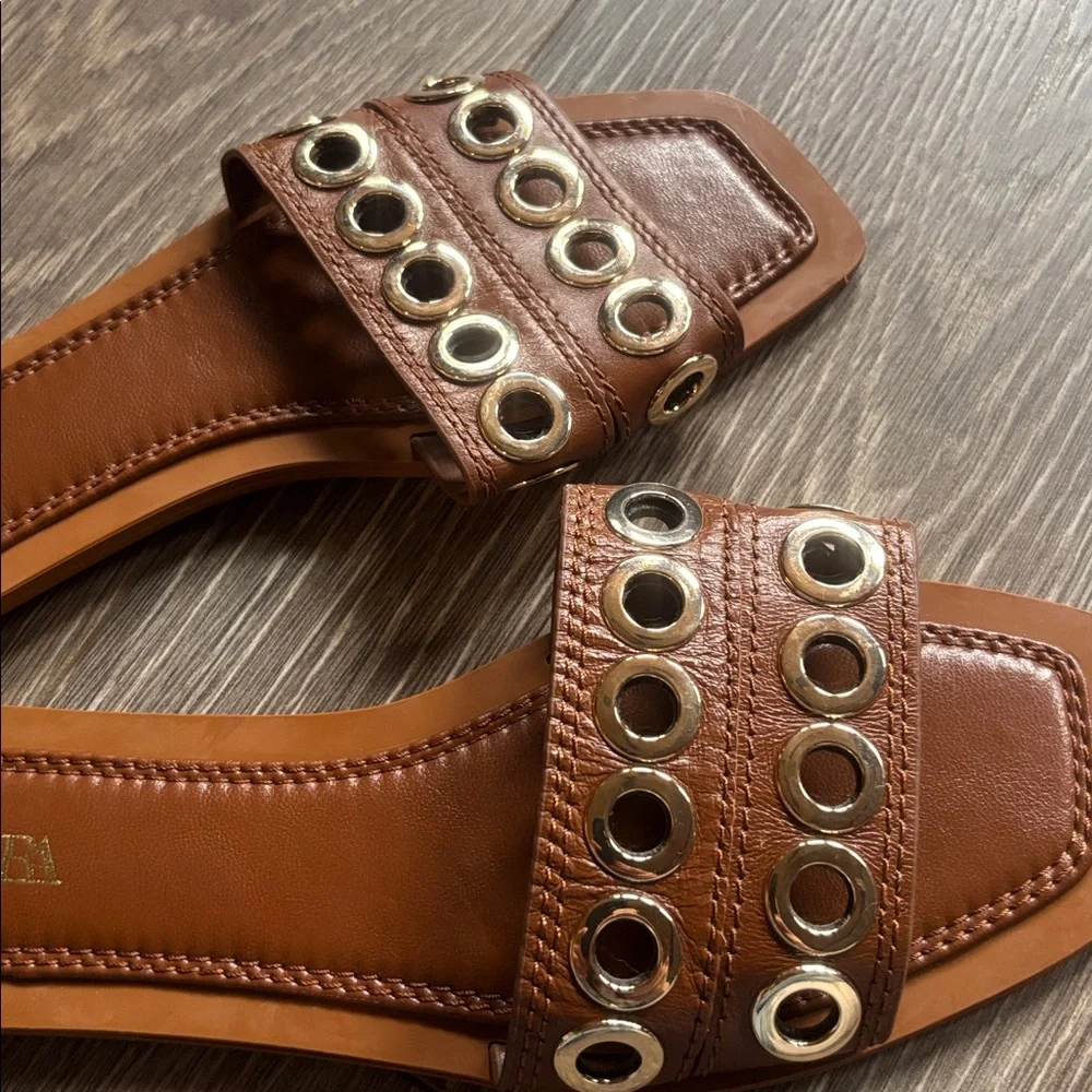 Zara Brown Sandals with Gold Eyelets - Picture 2 of 4
